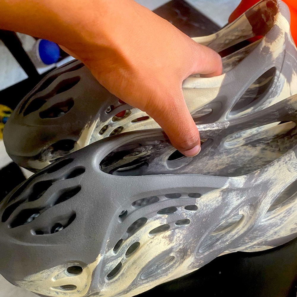 Yeezy foam runners SIZE 8